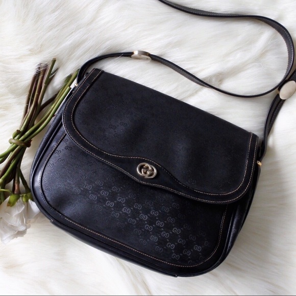 Gucci Handbags - 🖤 Gucci GG Supreme Shoulder Bag